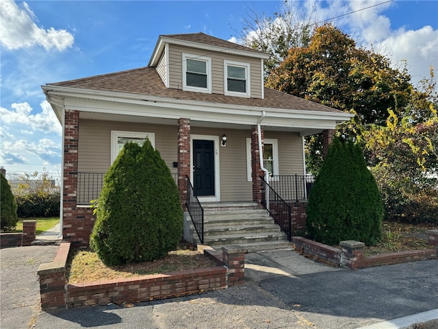 bungalow-style house featuring covered porch