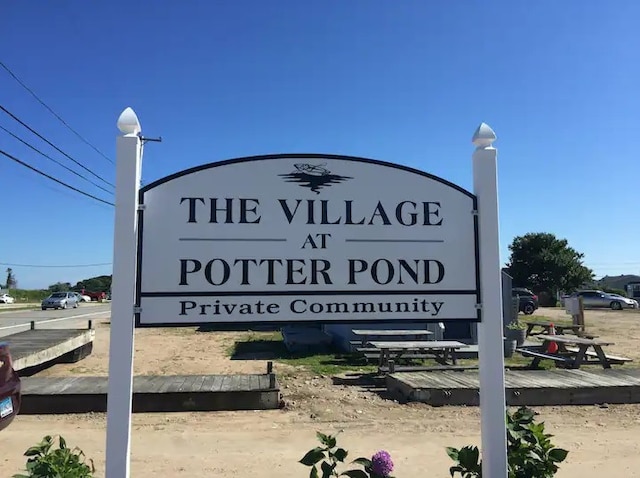 view of community / neighborhood sign