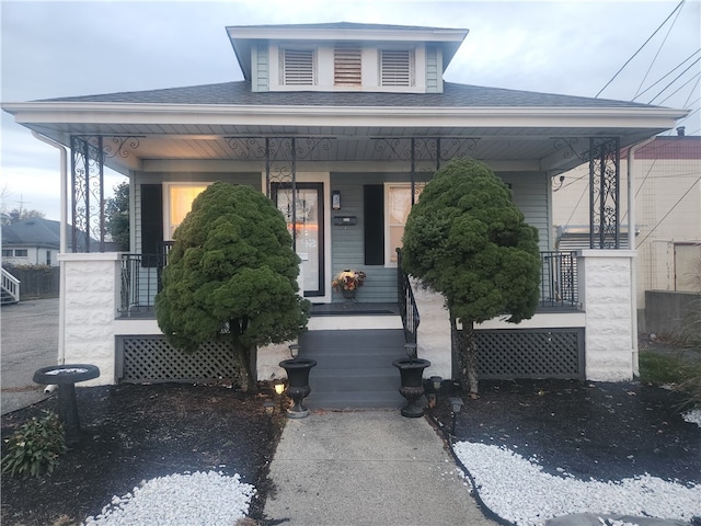 view of front facade with covered porch