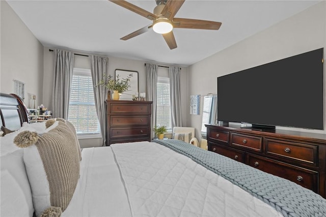 bedroom featuring ceiling fan