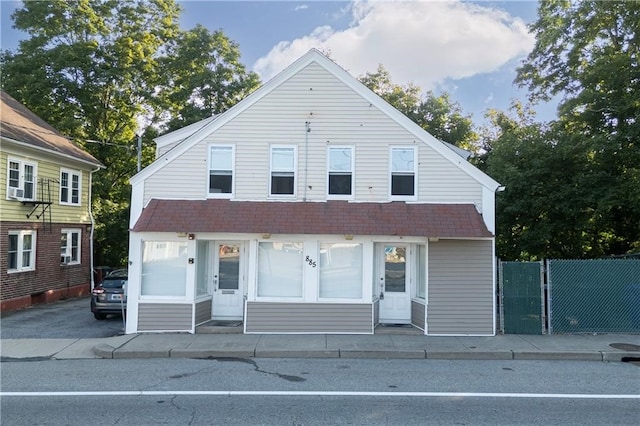 view of front of house