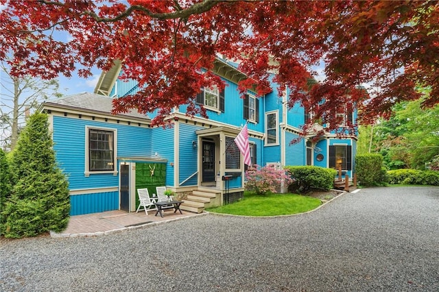 43 Old Beach Rd, Newport, RI 02840 - view of front of home