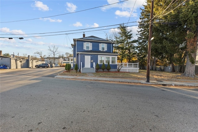 view of front property