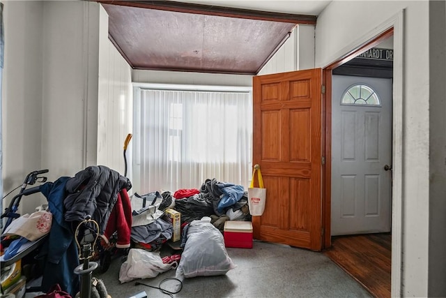 entrance foyer featuring lofted ceiling