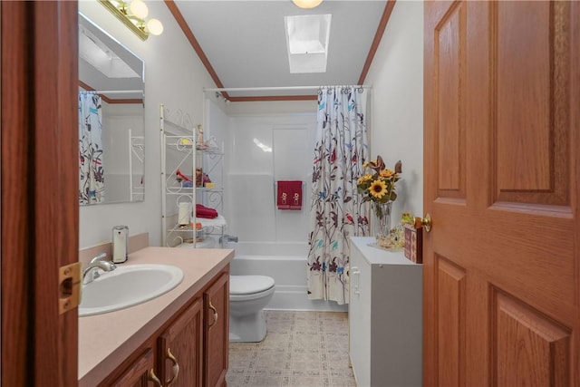 full bathroom featuring crown molding, vanity, shower / tub combo, and toilet