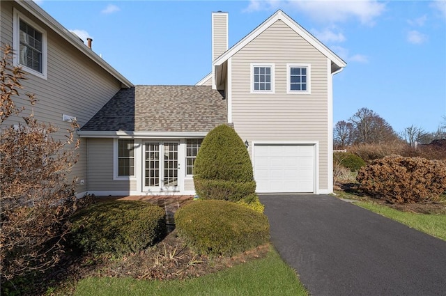 view of front facade featuring a garage