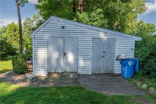 view of outbuilding