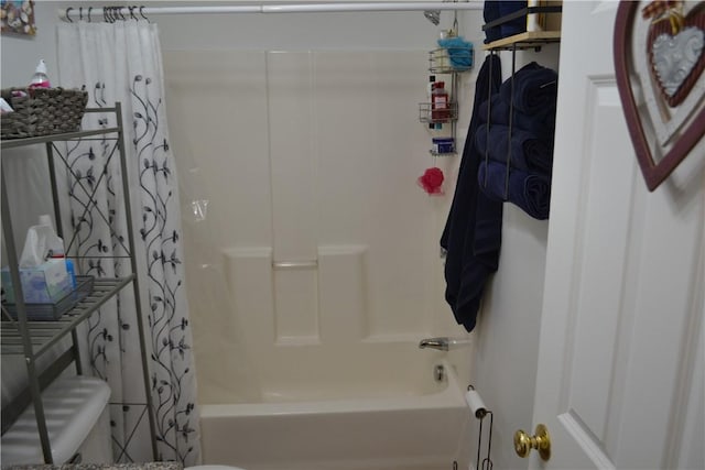 bathroom featuring shower / bath combo