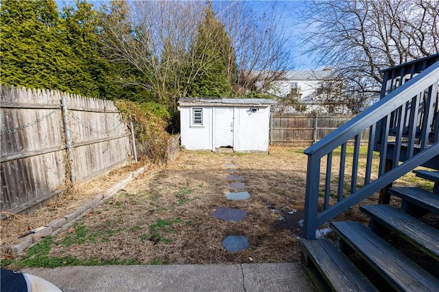 view of yard with a shed