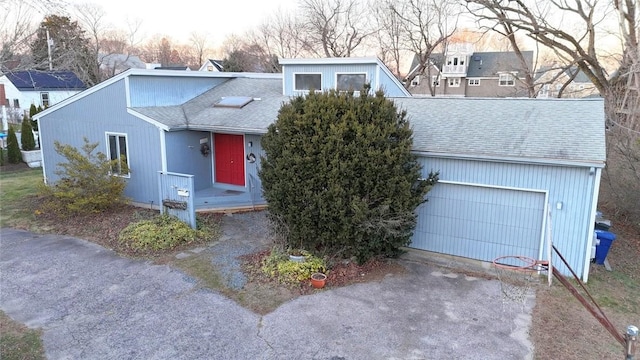 view of front facade with a garage