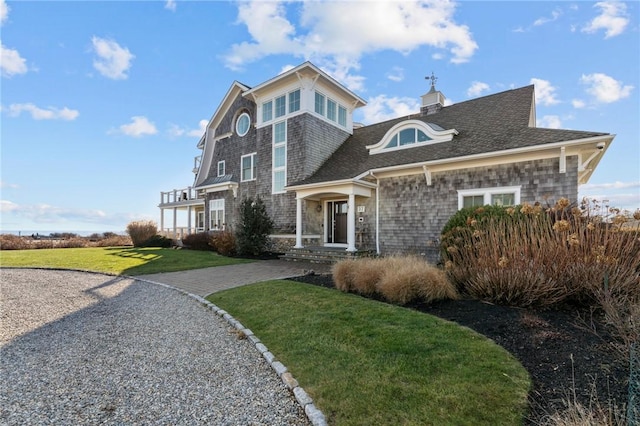 view of front of property with a front yard