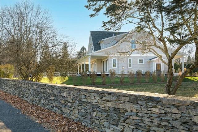 view of front of property with covered porch