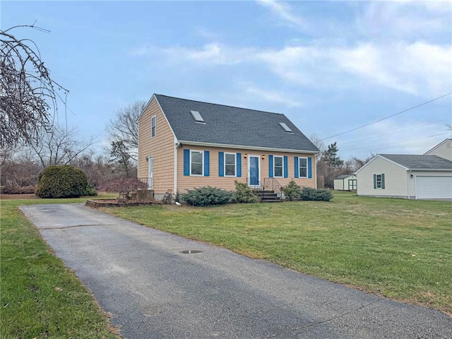 view of front facade featuring a front lawn