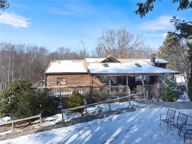 view of front facade featuring a deck