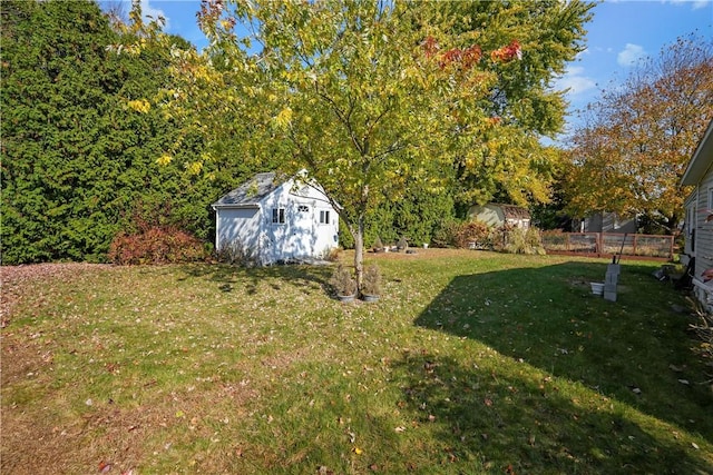 view of yard with a storage shed