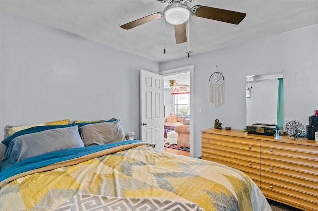 bedroom with ceiling fan