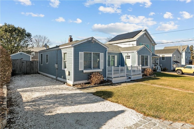 view of front facade with a front yard