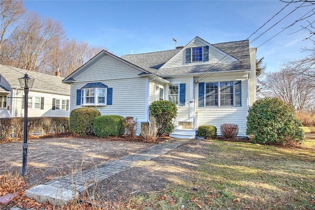 view of front of property with a front yard