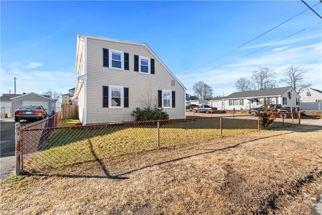 view of front of house with a front lawn