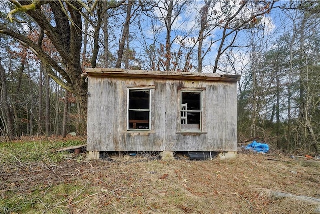 view of outbuilding