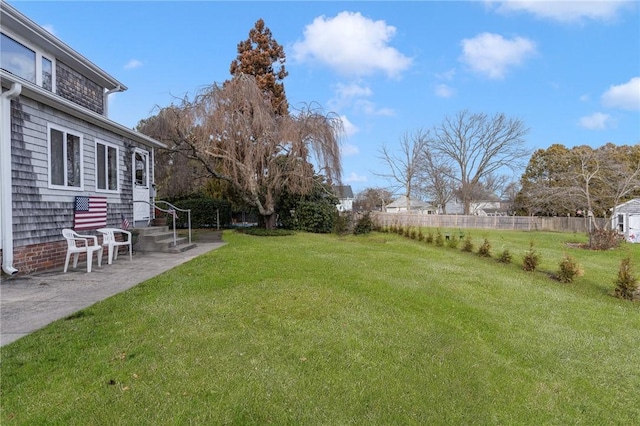 view of yard featuring a patio area