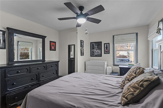 bedroom featuring ceiling fan