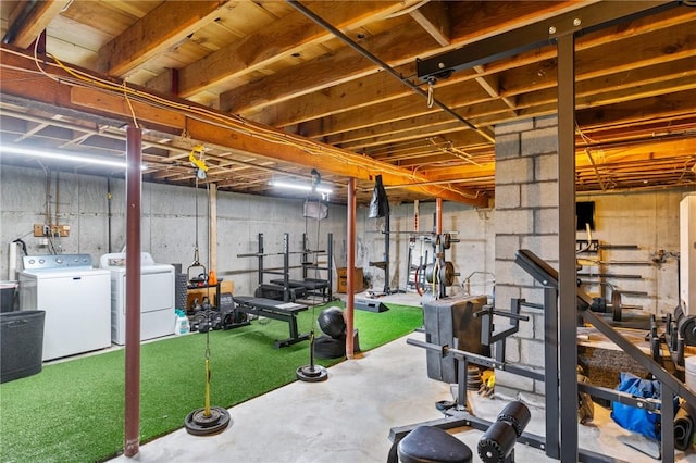 basement featuring independent washer and dryer