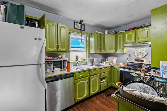 kitchen featuring a textured ceiling, sink, dark hardwood / wood-style floors, and appliances with stainless steel finishes