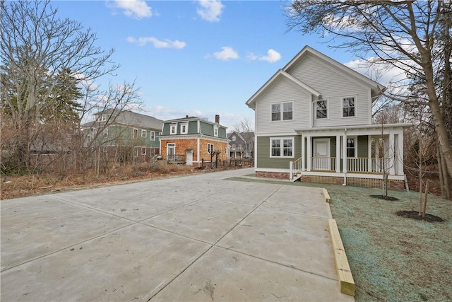 view of front of home with covered porch