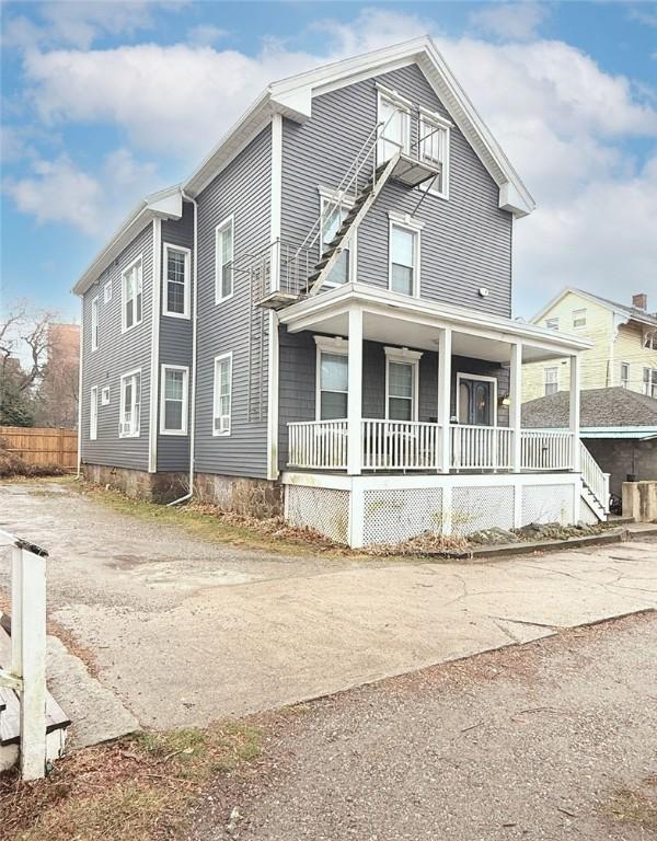 view of front of property with covered porch