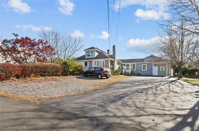 view of front of property