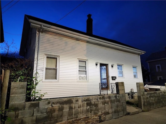 view of front of property