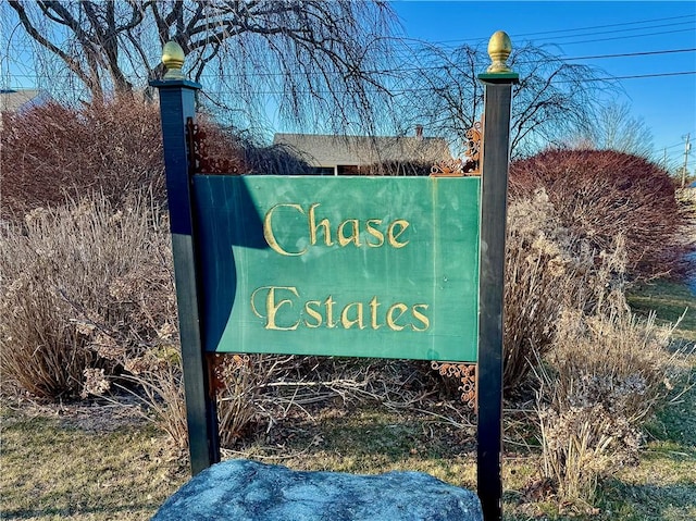 view of community / neighborhood sign