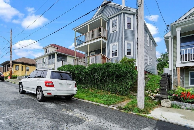 view of front of property