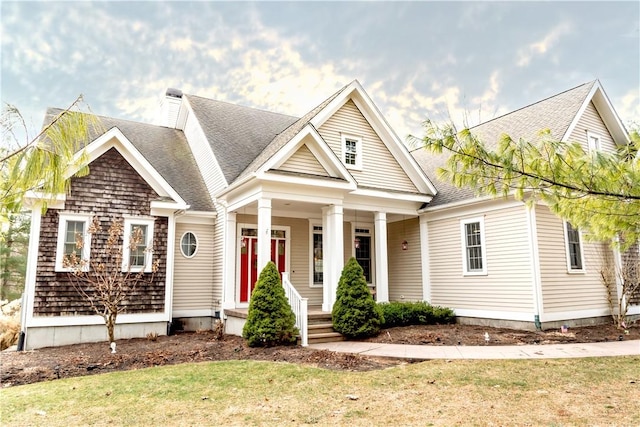 view of front of house featuring a front yard