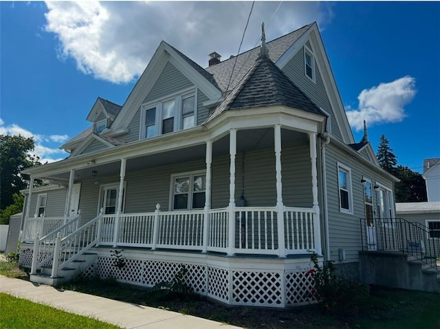 view of front of property with a porch