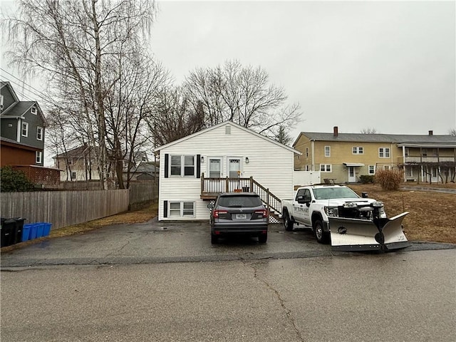 view of front of property