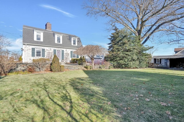 view of front of house with a front yard