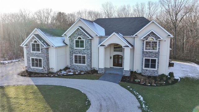 view of front facade with a front yard