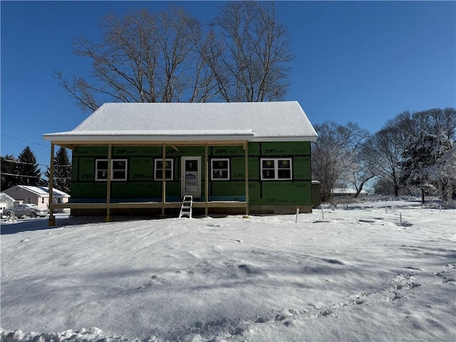 view of front facade with covered porch