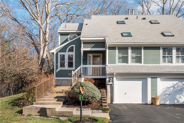 view of front facade with a garage