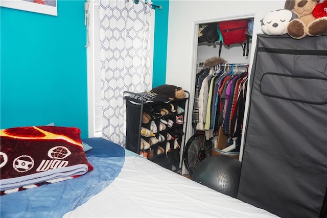 bedroom with a closet