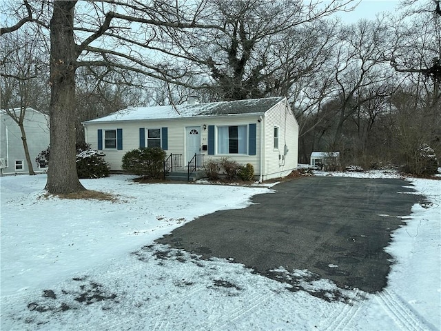 view of front of property