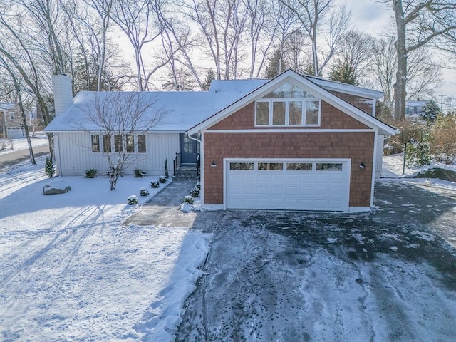 view of front facade with a garage