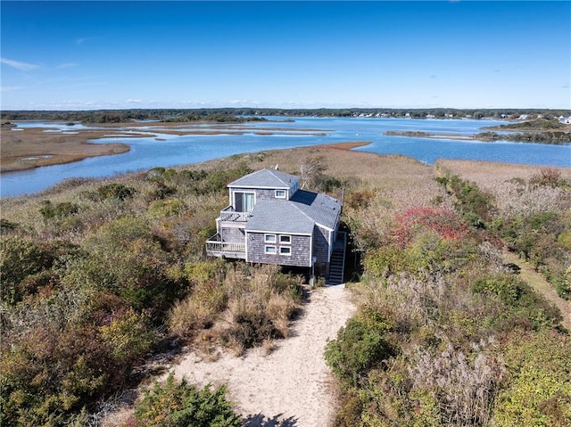 bird's eye view featuring a water view