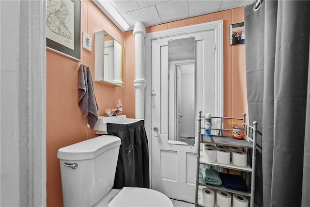 bathroom featuring toilet