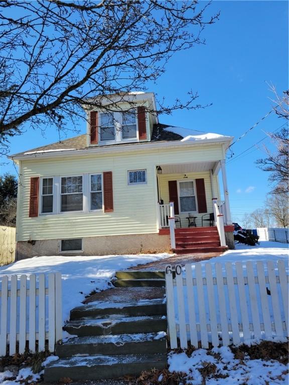 view of front of home featuring a porch