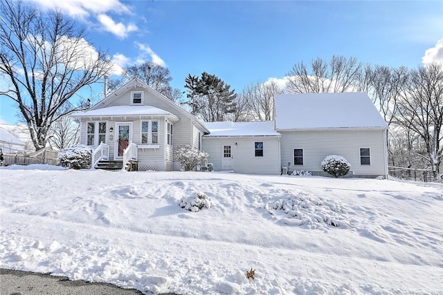 view of front of property