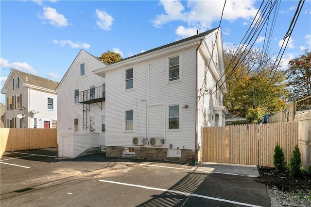 Listing photo 2 for 131 Broadway Unit 1, Newport RI 02840