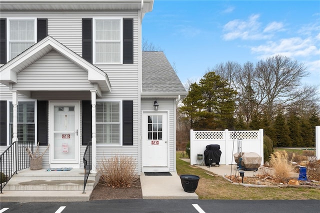 view of front of property